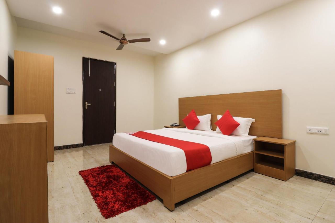 Hotel Oyo 61050 S S K Continental Juhi Bari Exterior foto