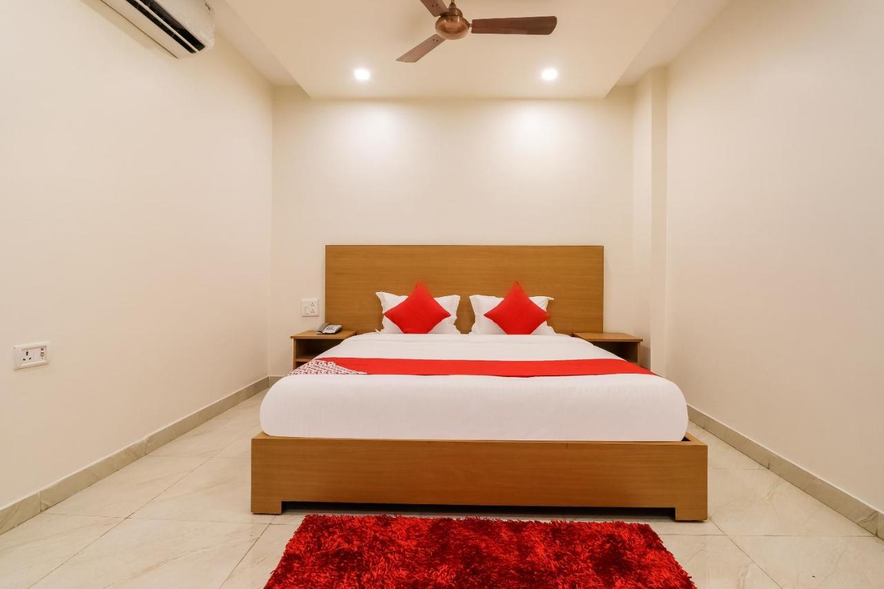 Hotel Oyo 61050 S S K Continental Juhi Bari Exterior foto
