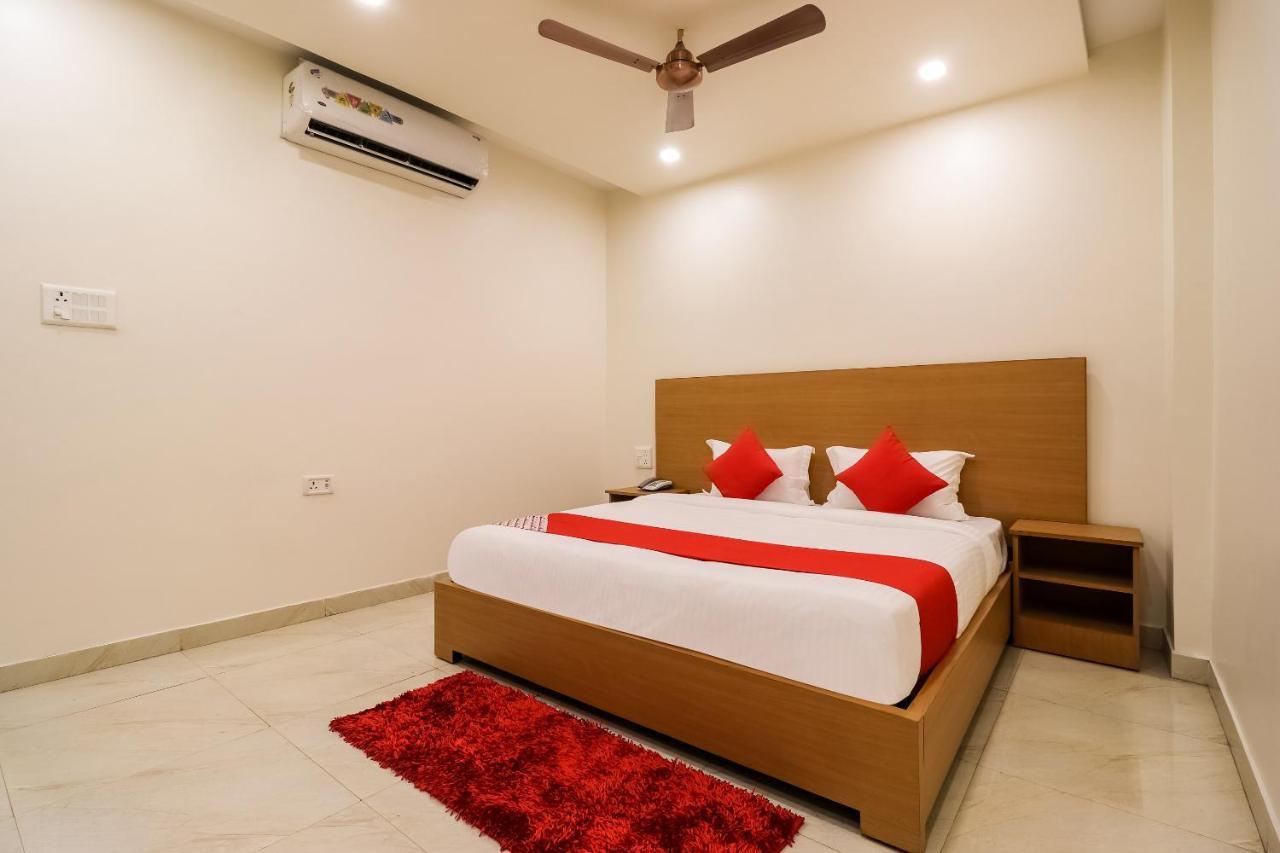 Hotel Oyo 61050 S S K Continental Juhi Bari Exterior foto